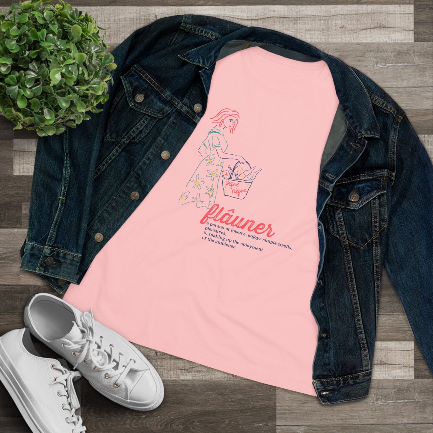 French "Flauner" Woman's T-Shirt - Leisurely Strolls and Picnics Lover Gift