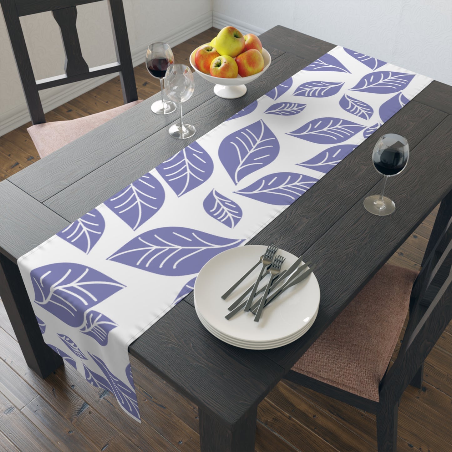 Lavender Leaf Table Runner — Elegant Floral Dining & Wedding Decor